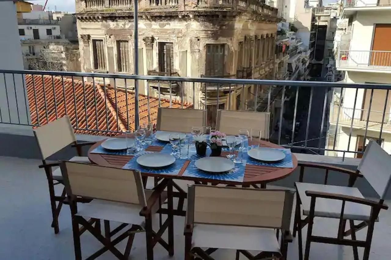 2BDR Boutique Full Apt in Plaka  Athen Exterior foto